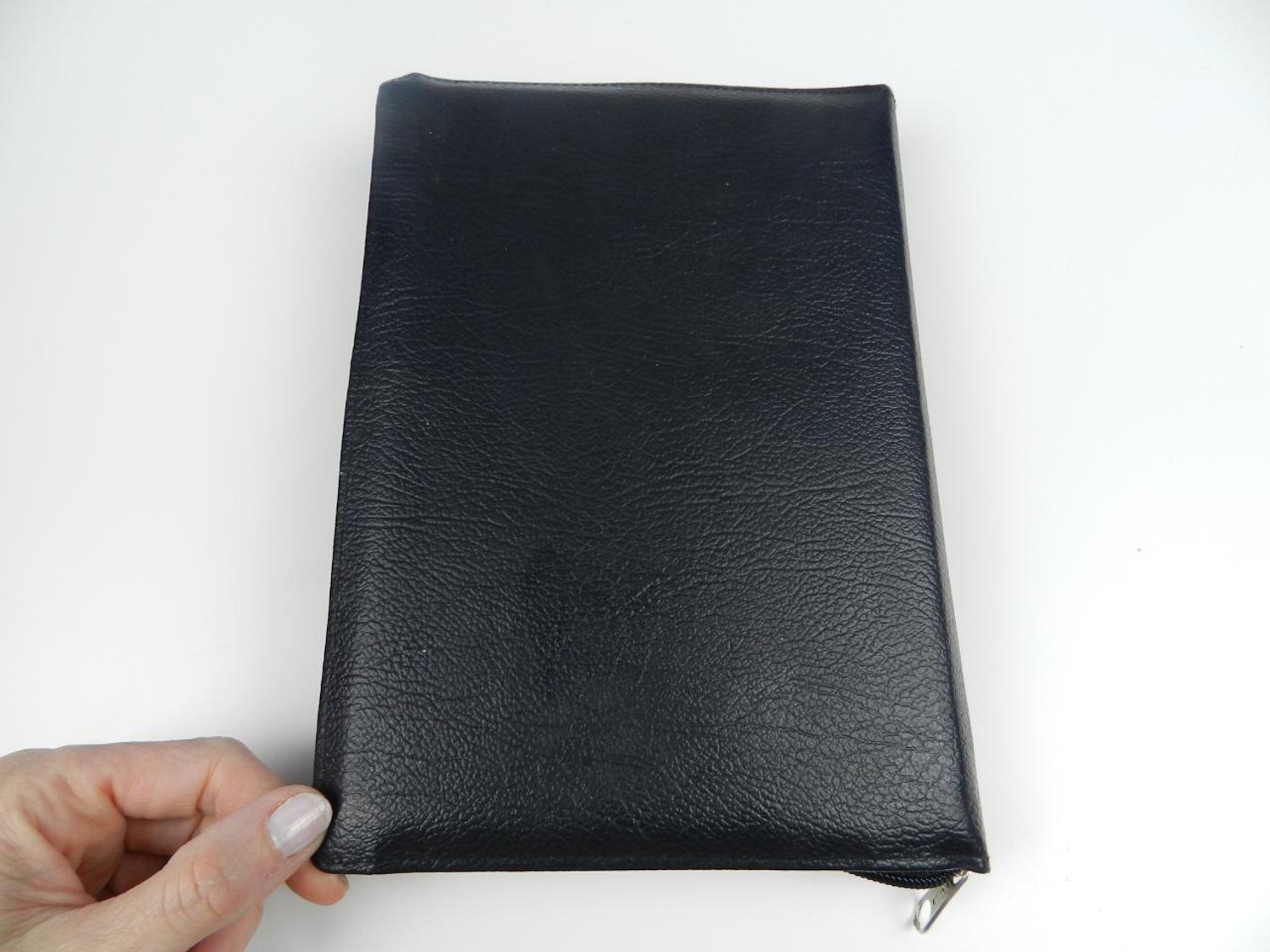 Gikuyu Holy Bible – Black Leather with Zipper