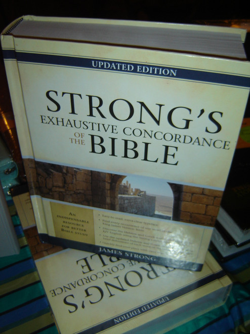 Strong's Exhaustive Concordance of the Bible (Facets) [Hardcover]