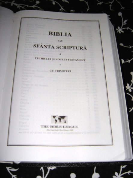 Biblia / Black Romanian Bible / Sau Sfanta Scriptura A Vechiului Si Noului Testament