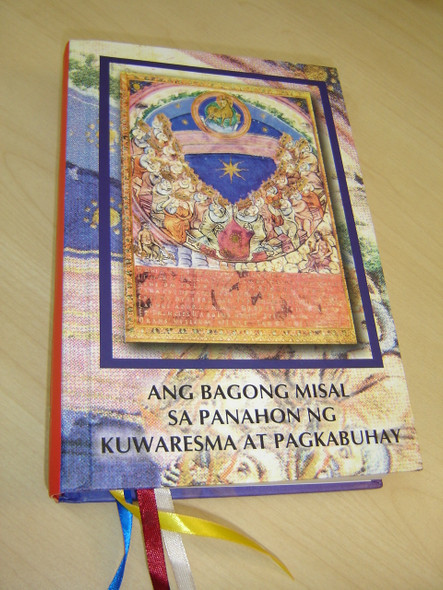 Tagalog Roman Missal that Follows the Lent / Ang Bagong Misal Sa Panahon Ng Kuwaresma At Pagkabuhay / Great for Roman Catholics from the Philippines