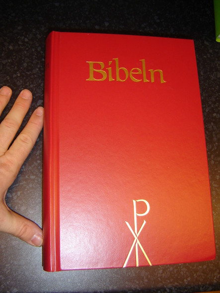 Bibeln: Bibel 2000 / Swedish Bible with Deuterocanonical Apocrypha / Red Hardcover with Illustrations, 2014 Edition