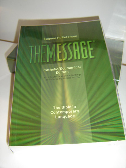 The Message® Bible, Catholic/Ecumenical Edition with Deuterocanonical Writings / The Bible in Contemporary Language