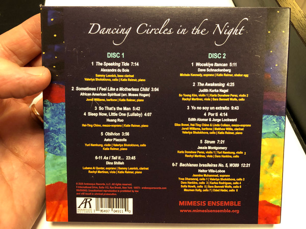 Dancing Circles in the Night / Vocal and Chamber Music by Edith Alomar, Alexandra du Bois, Moses Hogan (arr), Jorge Lockward, Jessie Montgomery, Judith Kurka Negel, Astor Piazzolla / Arabesque Records 2x Audio CD 2020 / 195497049110