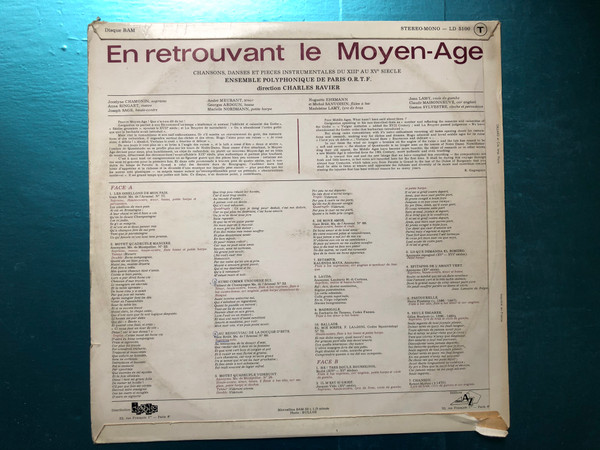 En Retrouvant Le Moyen-Âge / Chansons, danses et pieces instrumentales du XIII au XV siecle / Ensemble Polyphonique De Paris, direction Charles Ravier / BAM LP Stereo, Mono / LD 5100