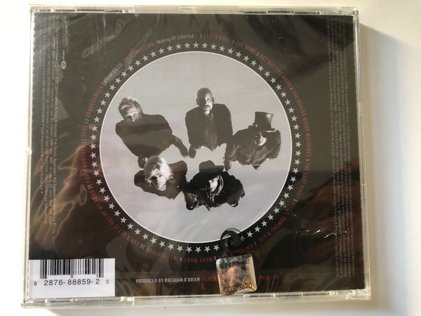 Velvet Revolver – Libertad / Scott Weiland, Slash, Duff McKagan, Matt Sorum, Dave Kushner / Featuring: She Builds Quick Machines and The Last Fight. Enhanced CD Includes 'Re-Evolution' / RCA Audio CD + DVD CD 2007 / 82876888592