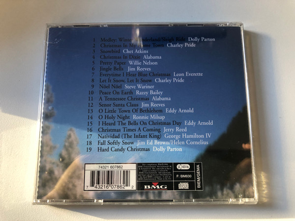 ''A Country Christmas'' - Featuring: Dolly Parton, Alabama, Jim Reeves and Willie Nelson / BMG Audio CD 1998 / 74321 607862