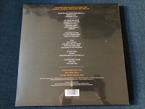 Pink Floyd – Delicate Sound Of Thunder / Live 3-LP / Remixed From The Original Master Tapes / Heavyweight 180g Vinyl, 24-page Booklet, 23 Songs approx. 2 1/2 hours / Pink Floyd Records 3x LP 2020 / PFRLP36