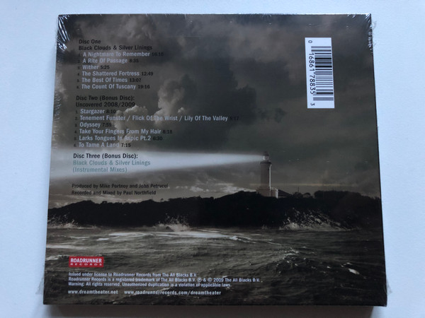 Dream Theater – Black Clouds & Silver Linings / 3 CD Deluxe Edition includes: 6 Newly Recorded Cover Songs, Instrumental Mixes of the Entire Album. Expanded Artwork / Roadrunner Records 3x Audio CD 2009 / RR 7883-2
