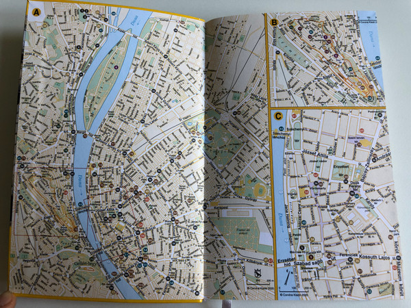 Architecture in Budapest - with 200 highlights  Bede Béla  CORVINA GUIDEBOOKS 2020  Paperback (9789631366792)