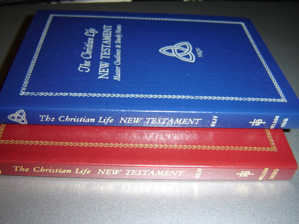 The Christian Life New Testament / NKJV Pocket First Edition / Master Outlines and Study Notes complied by Porter Barrington