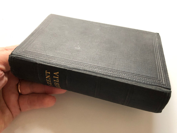 SZENT BIBLIA AZAZ ISTENNEK Ó ÉS ÚJ TESTAMENTOMÁBAN  FOGLALTATOTT EGÉSZ SZENT ÍRÁS.  MAGYAR NYELVRE FORDÍTOTTA KAROLI GÁSPÁR.  AZ EREDETI SZÖVEGGEL EGYBEVETETT ÉS ATDOLGOZOTT KIADÁS.  Hardcover