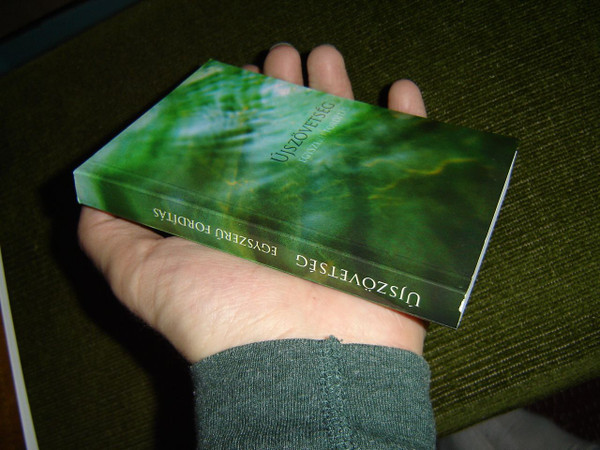 Pocket-size Green Hungarian New Testament: Simple Translation / Újszövetség: Egyszerű Fordítás