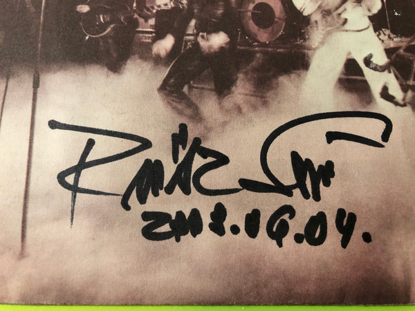 Piramis Autographed 7" Vinyl Single - A Becsület / Szállj Fel Magasra (1976) (PiramisABecsület)