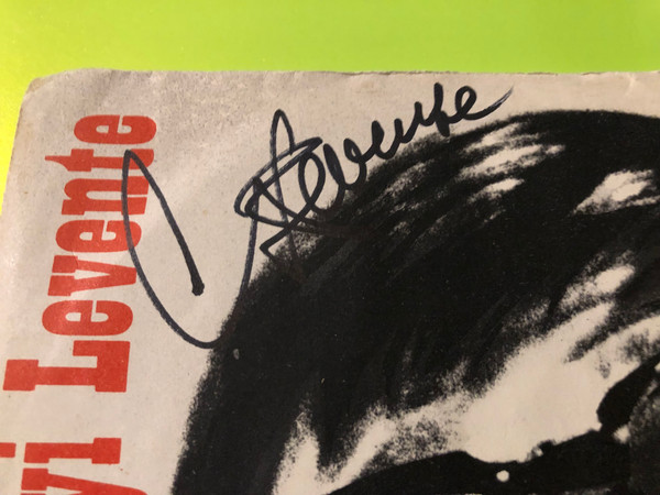 Szörényi Levente & Illés Autographed 7" Vinyl - Nehéz Az Út (1968) (SzörényiLeventeIllés)