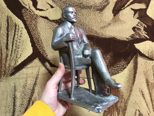 Monumentskulptura Seated Lenin Silumin Statue (Monumentskulptura)