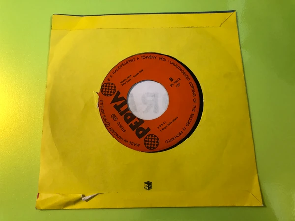 Korál – Van Egy Őszinte Dal / Válaszra Várva Pepita Vinyl Single (VanEgyŐszinteDal)