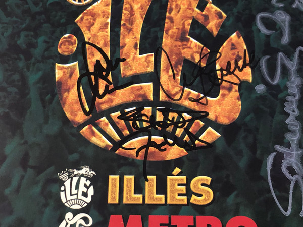 Mega: Illés - Szuperkoncert Népstadion 2001 / Signed by Band Members - DVD Legendary Hungarian Reunion (5998318764255.)