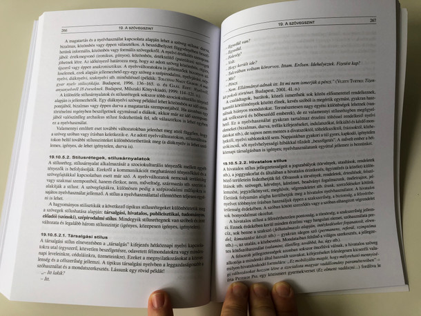 Magyar nyelv / Szintek, síkok, hálózatok / by Gaál Edit / Tinta Könyvkiadó / Analizing the Hungarian language in Hungarian (9789634090489)