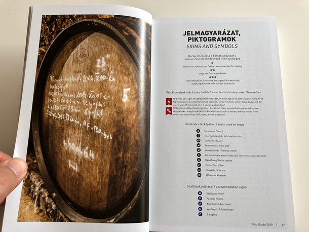 Tokaj kalauz - Tokaj Guide by Ripka Gergely / Több mint 120 izgalmas borászattal - With over 120 exciting wineries / Up-to-date information on everything that's exciting around Tokaj! / Tokaj Magic 2019 / Paperback (9772498453910)