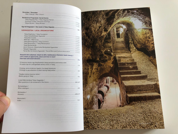 Tokaj kalauz - Tokaj Guide by Ripka Gergely / Több mint 120 izgalmas borászattal - With over 120 exciting wineries / Up-to-date information on everything that's exciting around Tokaj! / Tokaj Magic 2019 / Paperback (9772498453910)