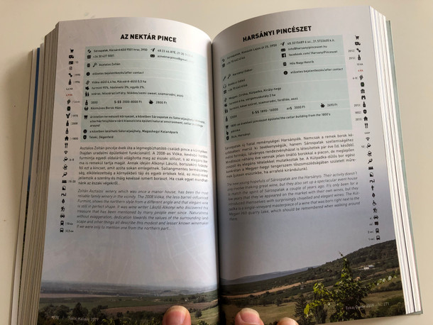 Tokaj kalauz - Tokaj Guide by Ripka Gergely / Több mint 120 izgalmas borászattal - With over 120 exciting wineries / Up-to-date information on everything that's exciting around Tokaj! / Tokaj Magic 2019 / Paperback (9772498453910)