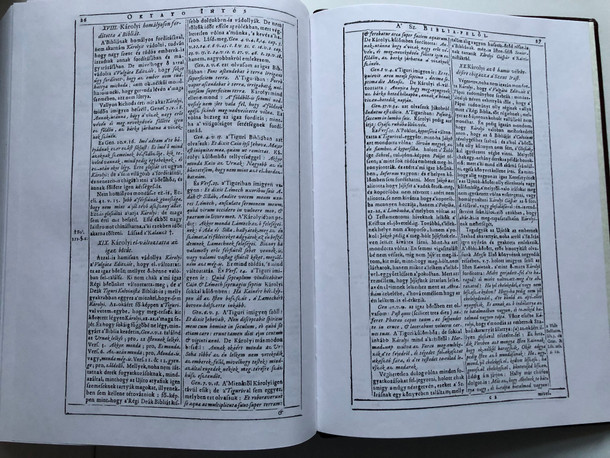 Káldi Szent Biblia / Hungarian 1626 Káldi Bible / Magyarra fordította a’ Jésus-alatt Vitézkedő Társaság-béli Nagy-szombati Káldi György Pap / Faximilex Kiadó 2002 / Hardcover leather cover (9638542268)