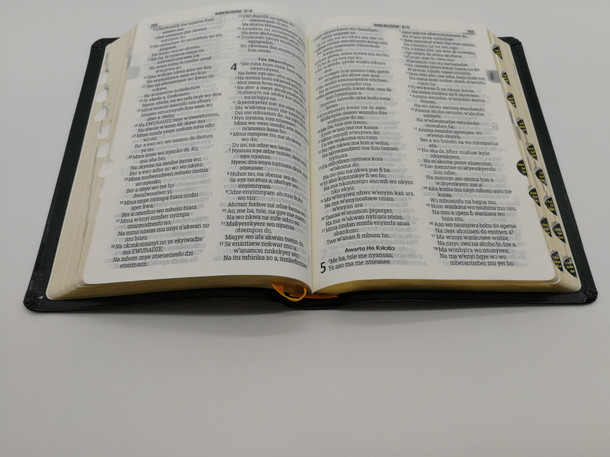 Baebor - Revised Mfantse Bible / Bible Society Ghana 2019 / Black leather bound with thumb index and golden edges (9789964002305)