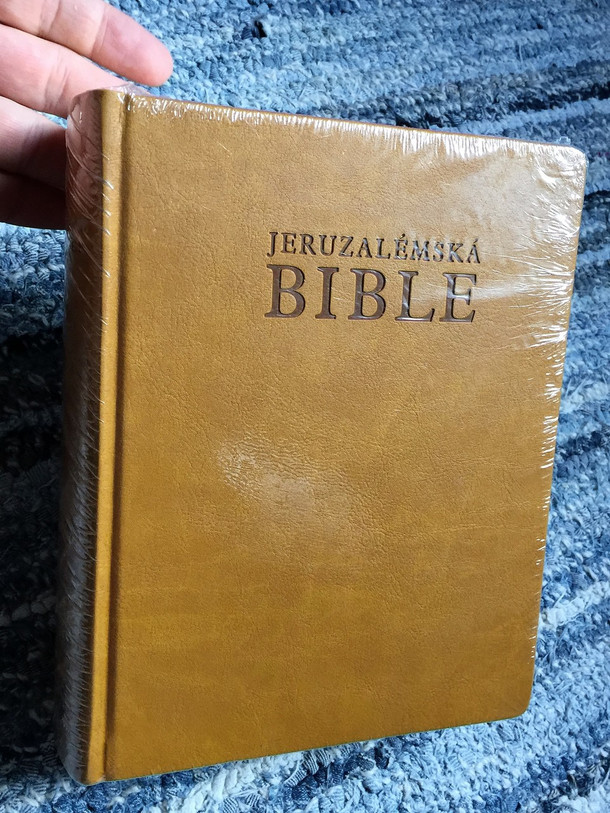 The Jerusalem Bible in Czech Language / Jeruzalémská Bible Písmo Svaté Vydané Jeruzalémskou Biblickou Školou / Leather Bound with golden edges, thumb index / Contains Deuterocanonical books (9788071953890)