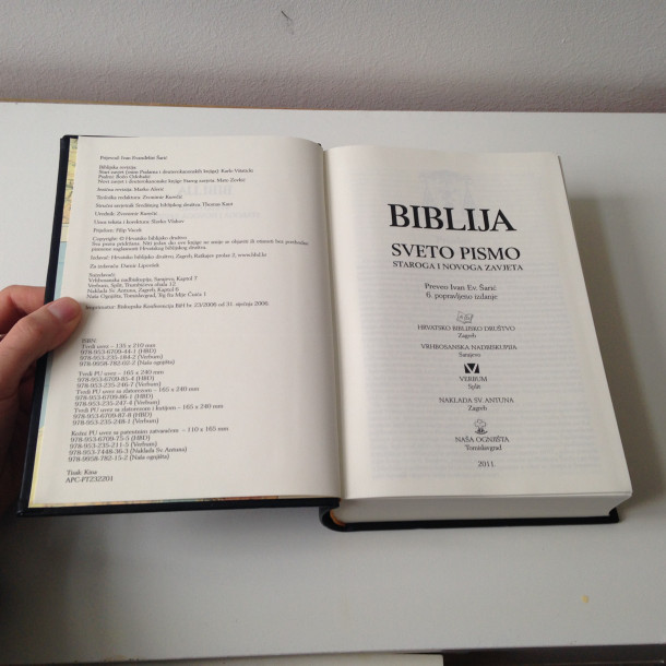Croatian Family Bible with Deuterocanonical Books / Biblija Sveto Pismo - Staroga I Novoga Zavjeta