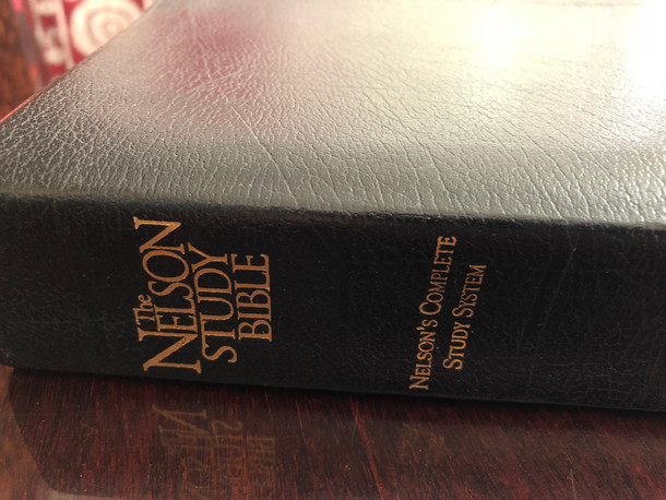 The Nelson Study Bible NKJV with Nelson's Complete Study / This study Bible is based on the best English translation for study purposes, the NKJV / Cross-References - Prophetic Stars - Annotations - InDepth Articles - QuickView Charts (0840715994)