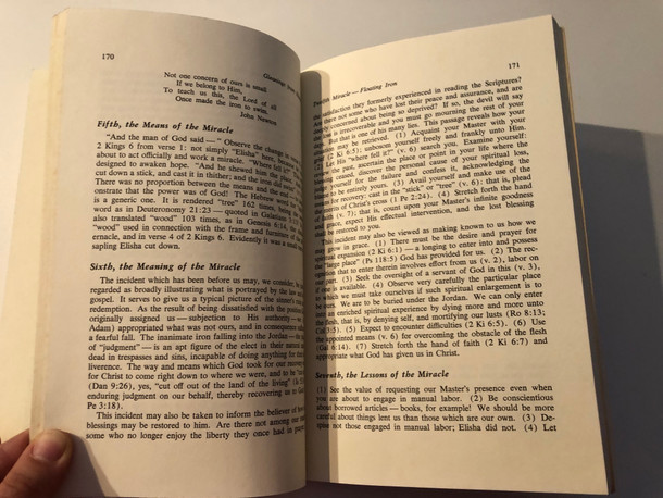 Gleanings from Elisha: His Life and Miracles / By ARTHUR W. PINK / MOODY PRESS CHICAGO / Bible Study Helps (0802430007)