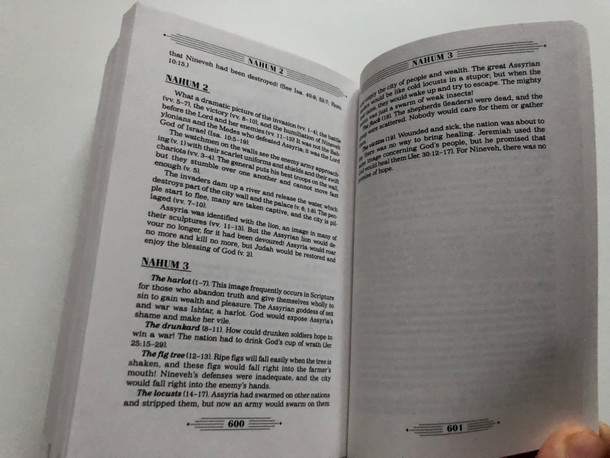 Bible Commentary Old Testament Nelson's Pocket Reference Series / Author: Warren W. Wiersbe / Nelson Reference & Electronic Pub, 2000 / Paperback (9780785242697)