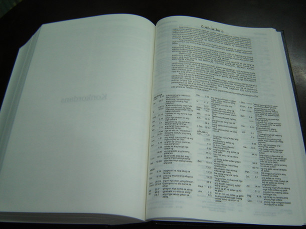 Cebuano Language Topical Study Bible: Ginamit ang Maayong Balita Biblia / Black Hardcover Bible with Gold Lettering / Contains Concordance, Cross-References and Book Introductions 