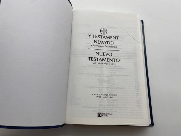 Y Testament Newydd: Y Salmau a'r Diarhebion / Nuevo Testamento: Salmos y Proverbios (9780564036912) 