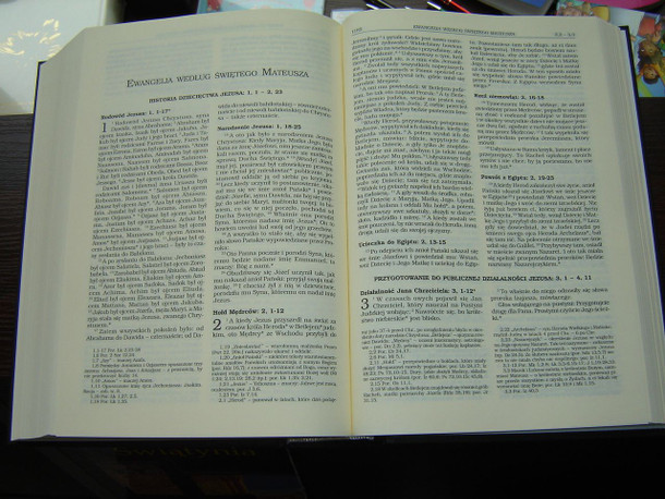 Polish Bible: Old & New Testaments, Black Hardcover with Jesus Portrait / Translated from Hebrew & Greek / Pismo Swiete: Starego I Nowego Testamentu / Kazimierz Romaniuk / Sandomierz 2020 (9788373008519) 