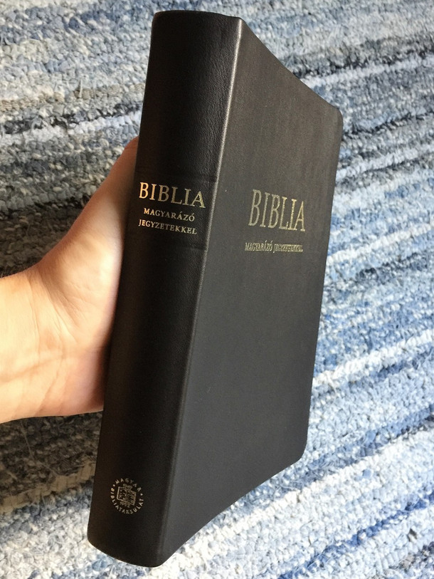 Biblia magyarázó jegyzetekkel bőr, arany (RÚF 2014) | Stuttgarter Study Bible Notes in Hungarian 