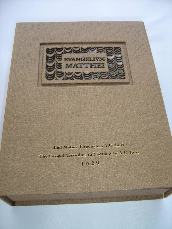 Historical reprint! OLD GERMAN-INDONESIAN GOSPEL OF MATTHEW, 1629 FACSIMILE EDITION / WITH ENGLISH AND INDONESIAN COMMENTARY / WITH A CERTIFICATE OF AUTHENCITY / LIMITED EDITION, THE 3RD COPY OF 385 COPIES