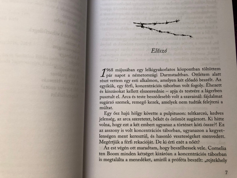 A menedék by CORRIE TEN BOOM, JOHN & ELISABETH SHERRILL - HUNGARIAN TRANSLATION OF The Hiding Place / This book is Corrie's story and the story of how faith, hope and love ultimately triumphed over unthinkable evil (9789632880235)