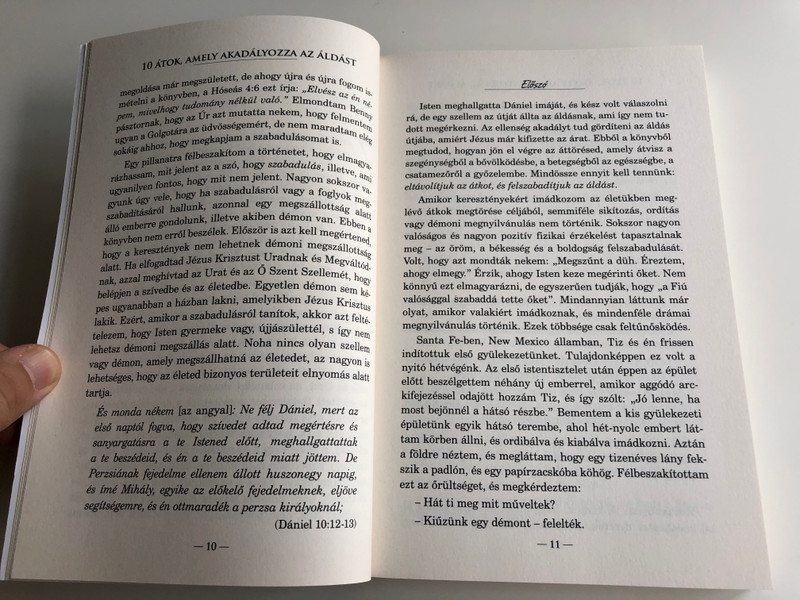 10 átok, amely akadályozza az áldást Áldás vagy átkok CSAK RAJTAD MÚLIK! by Larry Huch - HUNGARIAN TRANSLATION OF 10 Curses That Block The Blessing / How you can recognize the signs of a curse, be set free from generational curses (9786155246876)