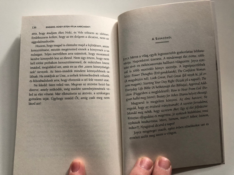 Engedd, hogy Isten vívja harcaidat! by Joyce Meyer - HUNGARIAN TRANSLATION OF Let God Fight Your Battles: Being Peaceful in the Storm / Meyer delivers practical advice and Biblical wisdom to help you triumph over any obstacle you face (9786155246609)