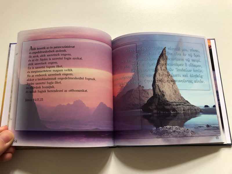 Isten ígéreteinek kincsestára by Rafal Waclawik - HUNGARIAN TRANSLATION OF Treasures of God's Promises / This collection is indeed a treasure trove for those who want to live their lives in the beauty and richness of divine wholeness. (9789638900838)