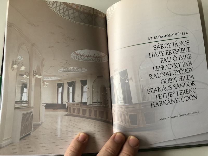 Kacsoh Pongrácz : János Vitéz / Hungarian Operretta by with Musical CD included / Kossuth kiadó / Híres Operettek Sorozat 2. / Budapesti Operettszínház / MTVA (9789630974608)