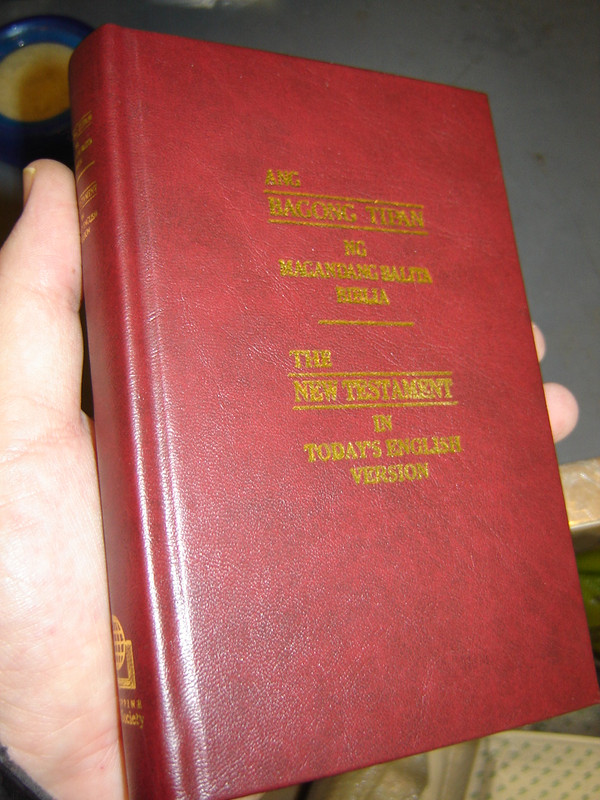 Tagalog-English New Testament / Tagalog Popular Version & Good News Translation / Deepen Your Understanding with Historical and Theological Context in the Tagalog-English New Testament