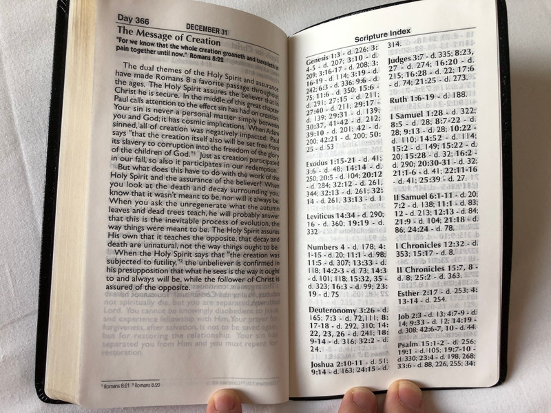 Thoughts from the diary of a desperate man - a daily devotional by Walter A. Henrichsen / 12th Edition / Leadership foundation / Golden edges / Hardcover, Black / 2011 (0970437412)