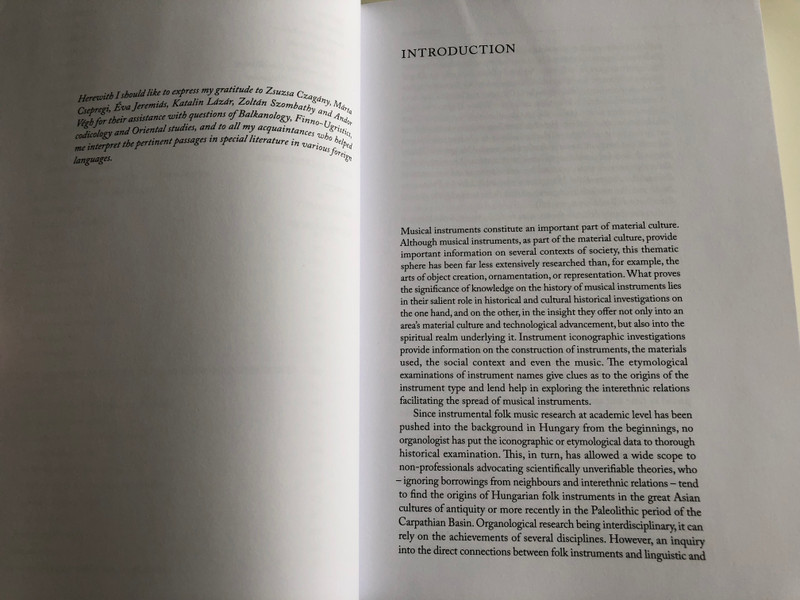 A History and Typology of Folk Instruments of Music by József Brauer-Benke / With special regard to the instruments of the Carpathian Basin / HAS Research Centre for the Humanities - Institute for Musicology / Paperback 2018 (9786155167126)