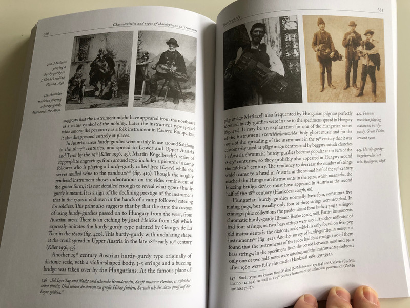 A History and Typology of Folk Instruments of Music by József Brauer-Benke / With special regard to the instruments of the Carpathian Basin / HAS Research Centre for the Humanities - Institute for Musicology / Paperback 2018 (9786155167126)