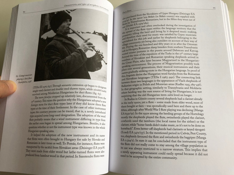 A History and Typology of Folk Instruments of Music by József Brauer-Benke / With special regard to the instruments of the Carpathian Basin / HAS Research Centre for the Humanities - Institute for Musicology / Paperback 2018 (9786155167126)