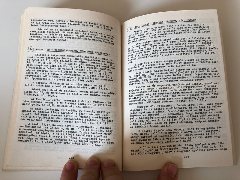 Bibliai Szimbólumok - Számszimbolika by A. Heller / Hungarian Translation of 200 biblische Symbole - Biblische Zahlensymbolik / Paperback / Evangéliumi Kiadó