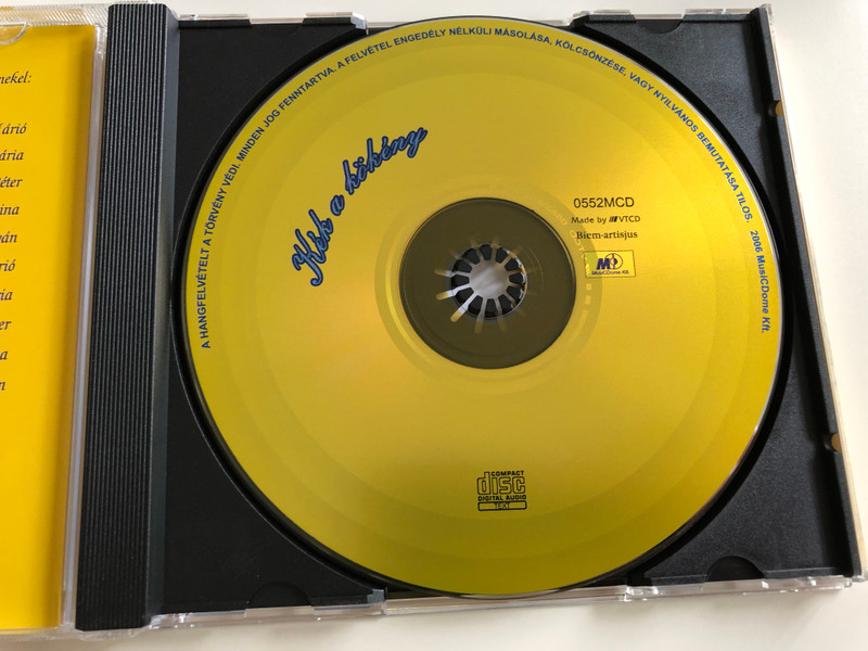 Mulatós - Kék a kökény Népdalok modern mulatós köntösben Zöld szalagos kalapom, A horgosi csárda, A faluban nincs több kislány Audio CD 2006 MusicDome 0552MCD (5998175162621)