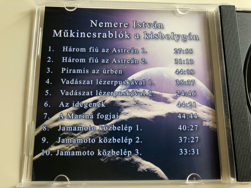 Műkincsrablók a kisbolygón by Nemere István / Teljes Szöveg / Hungarian language Audio Book / Read by Hatás Andrea / Directed by Kazal Kolos / Varázsbetű Hangoskönyv / MP3 CD (9789638850034)